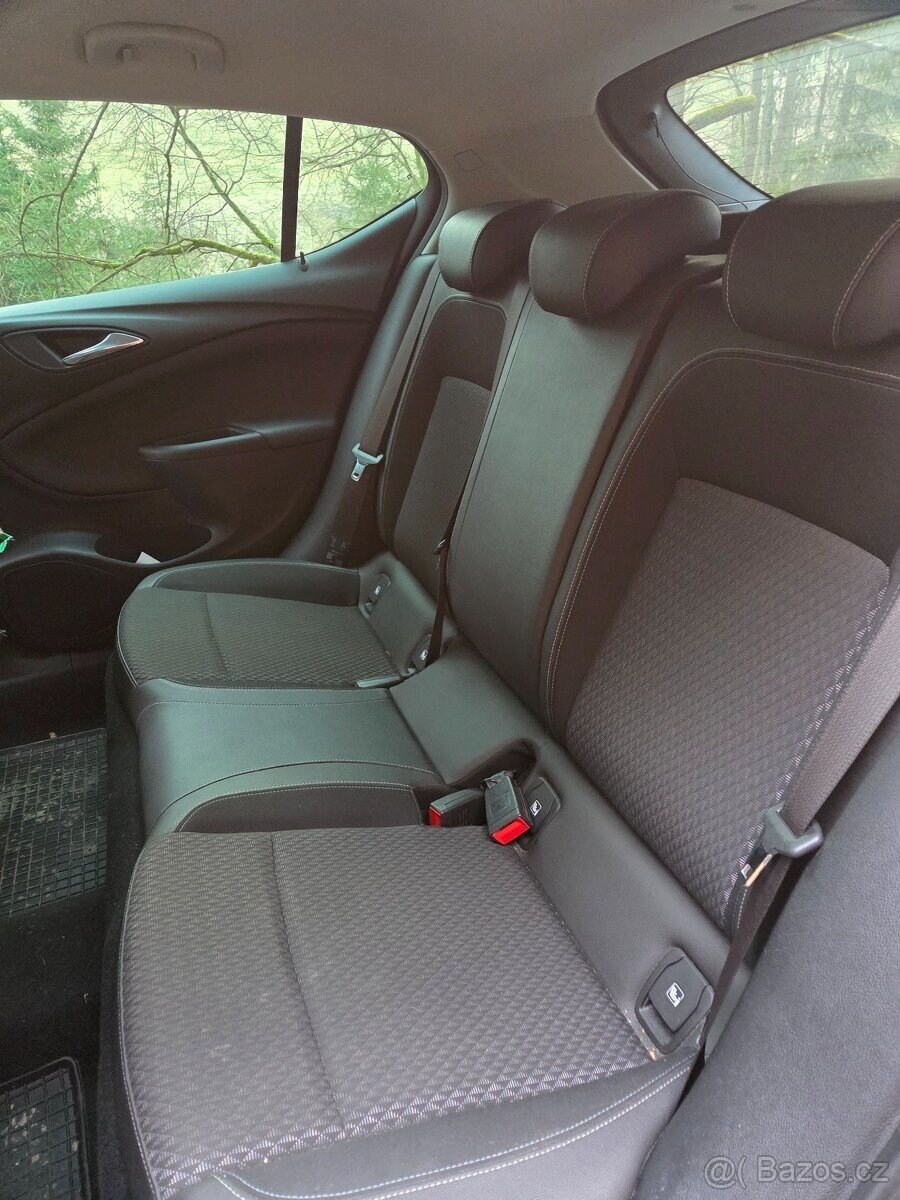 Opel Astra SUV / Terénní 0,0 92 kw