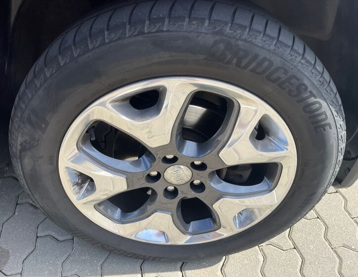 Jeep Compass SUV 1,4 l 103 kw