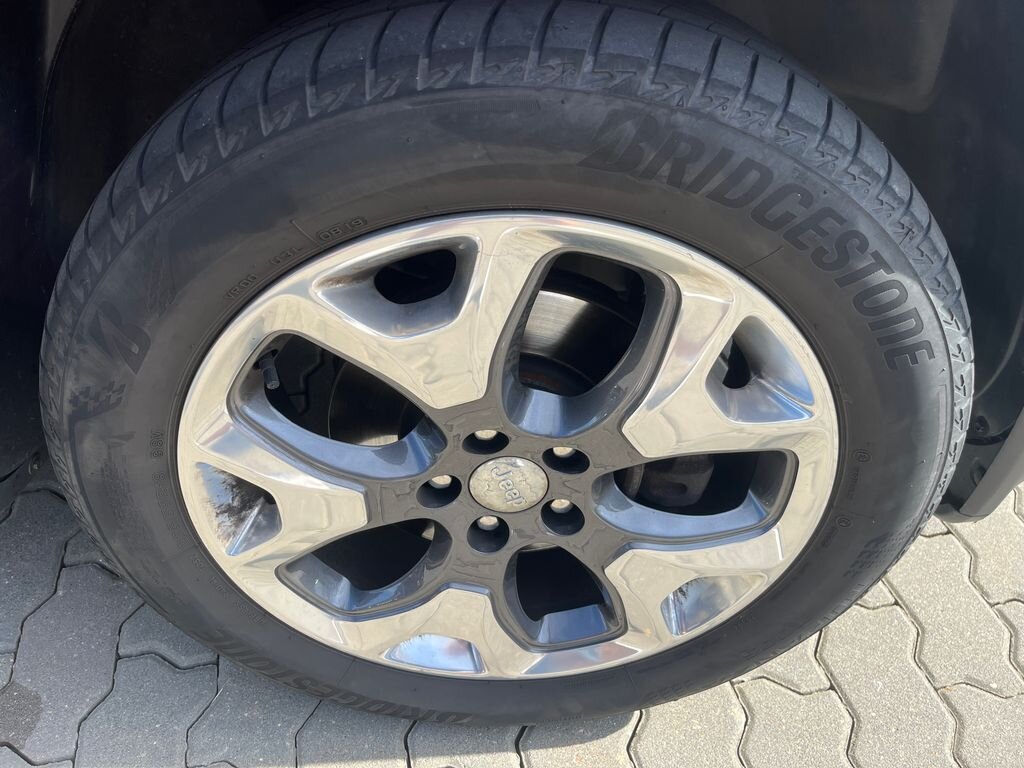 Jeep Compass SUV 1,4 l 103 kw