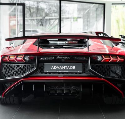 Lamborghini Aventador 3
