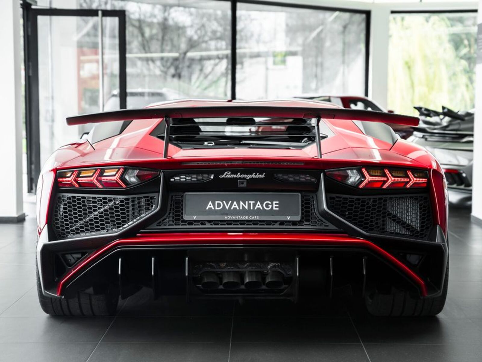 Lamborghini Aventador 3