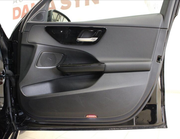 Mercedes-Benz Třídy C Kombi 2,0 l 120 kw