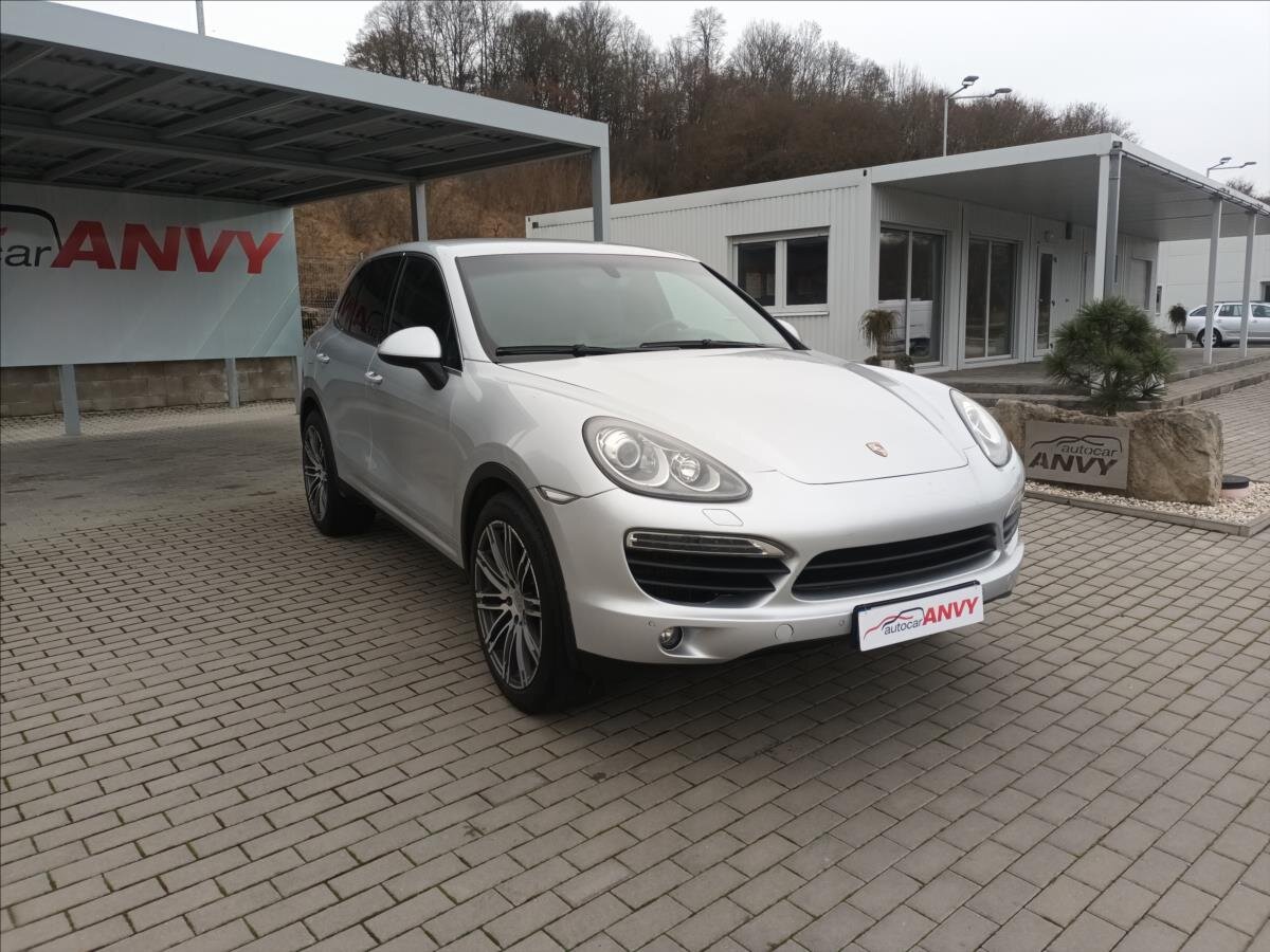 Porsche Cayenne Kombi 3,0 l 180 kw