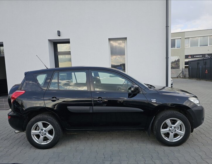 Toyota RAV4 Kombi 2,2 l 100 kw