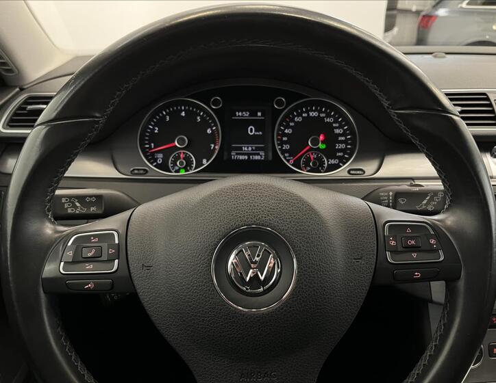 Volkswagen Passat 12