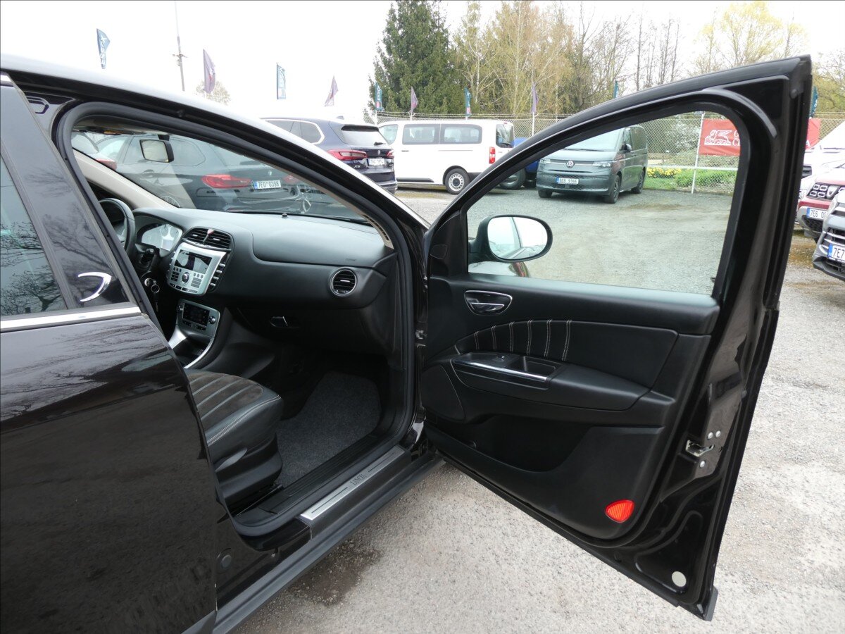 Lancia Delta Hatchback 1,4 l 88 kw