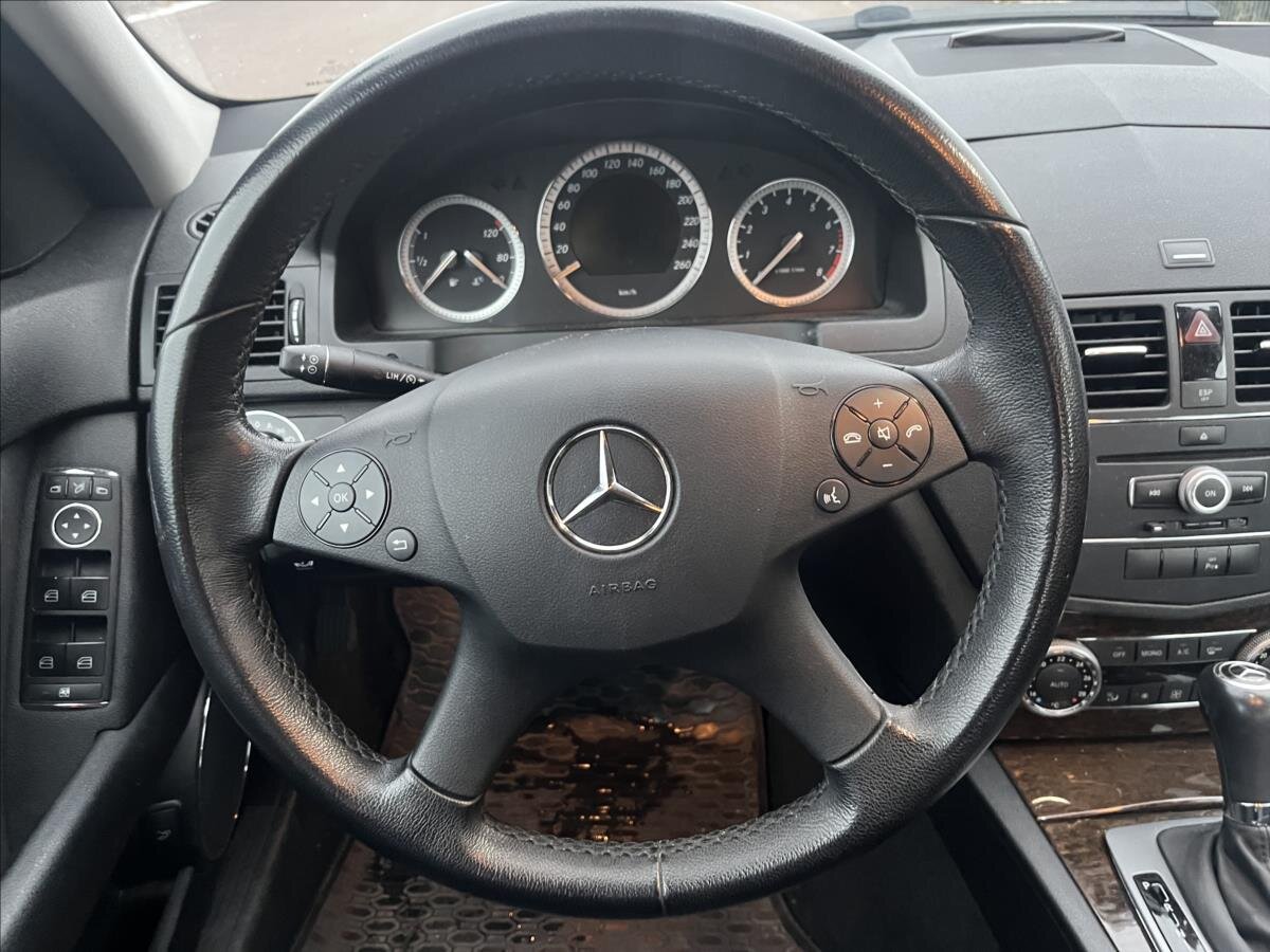 Mercedes-Benz Třídy C Sedan / Limuzína 3,0 l 170 kw