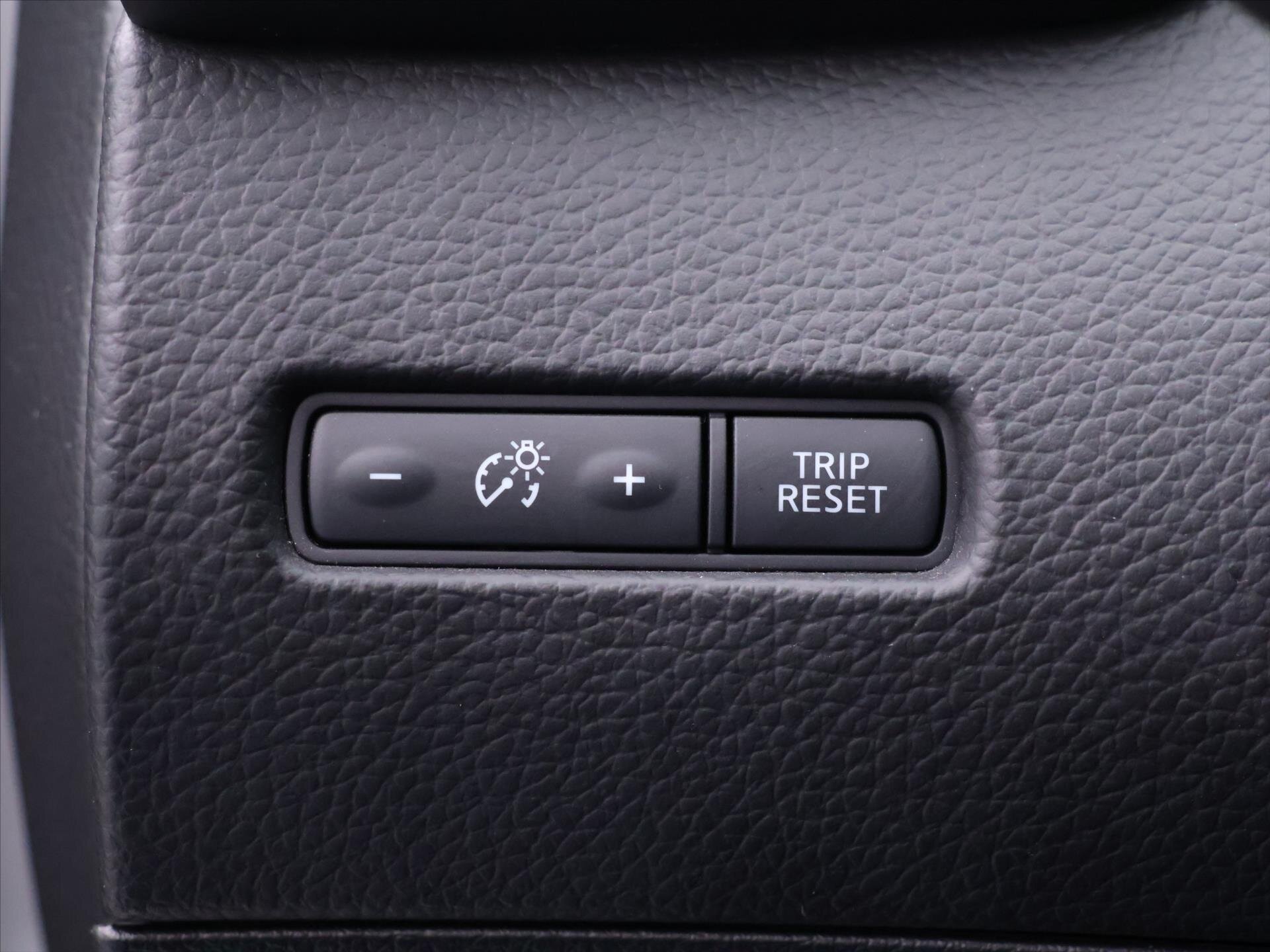 Nissan Qashqai SUV / Terénní 1,2 l 85 kw