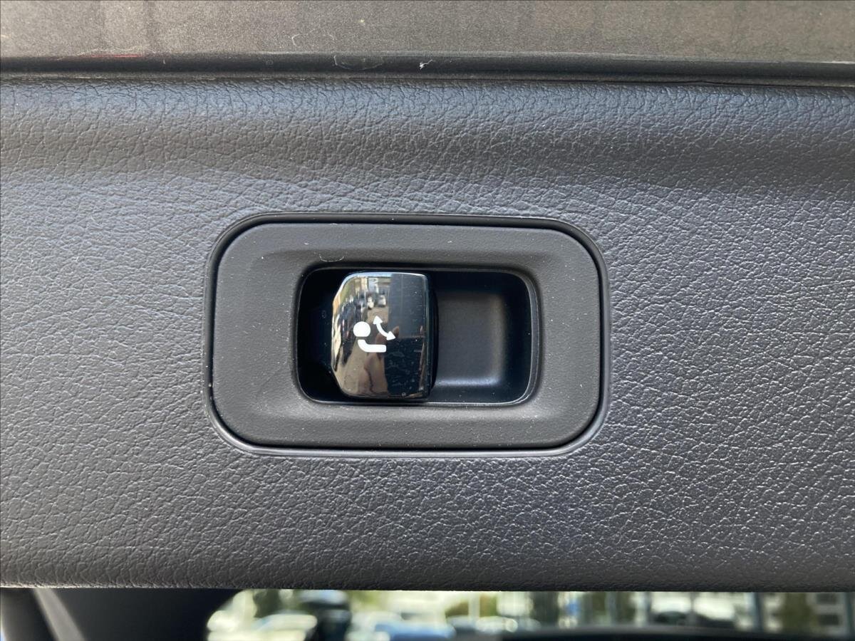 Mercedes-Benz EQE SUV / Terénní 0,0 215 kw