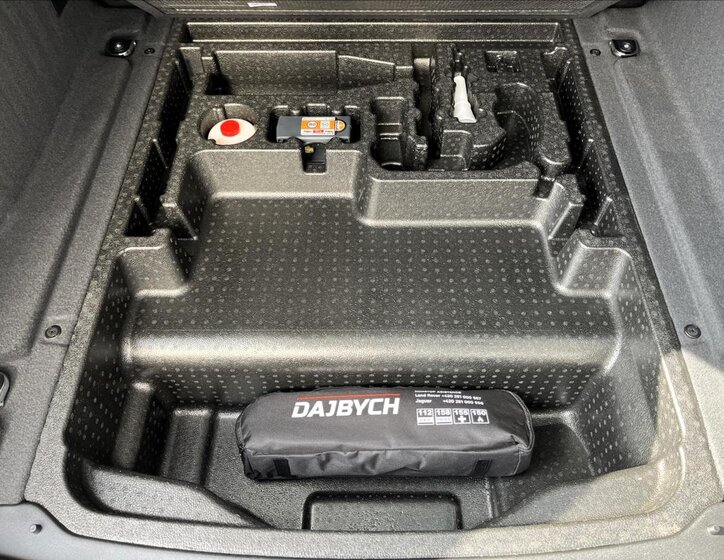 Land Rover Range Rover Velar 7