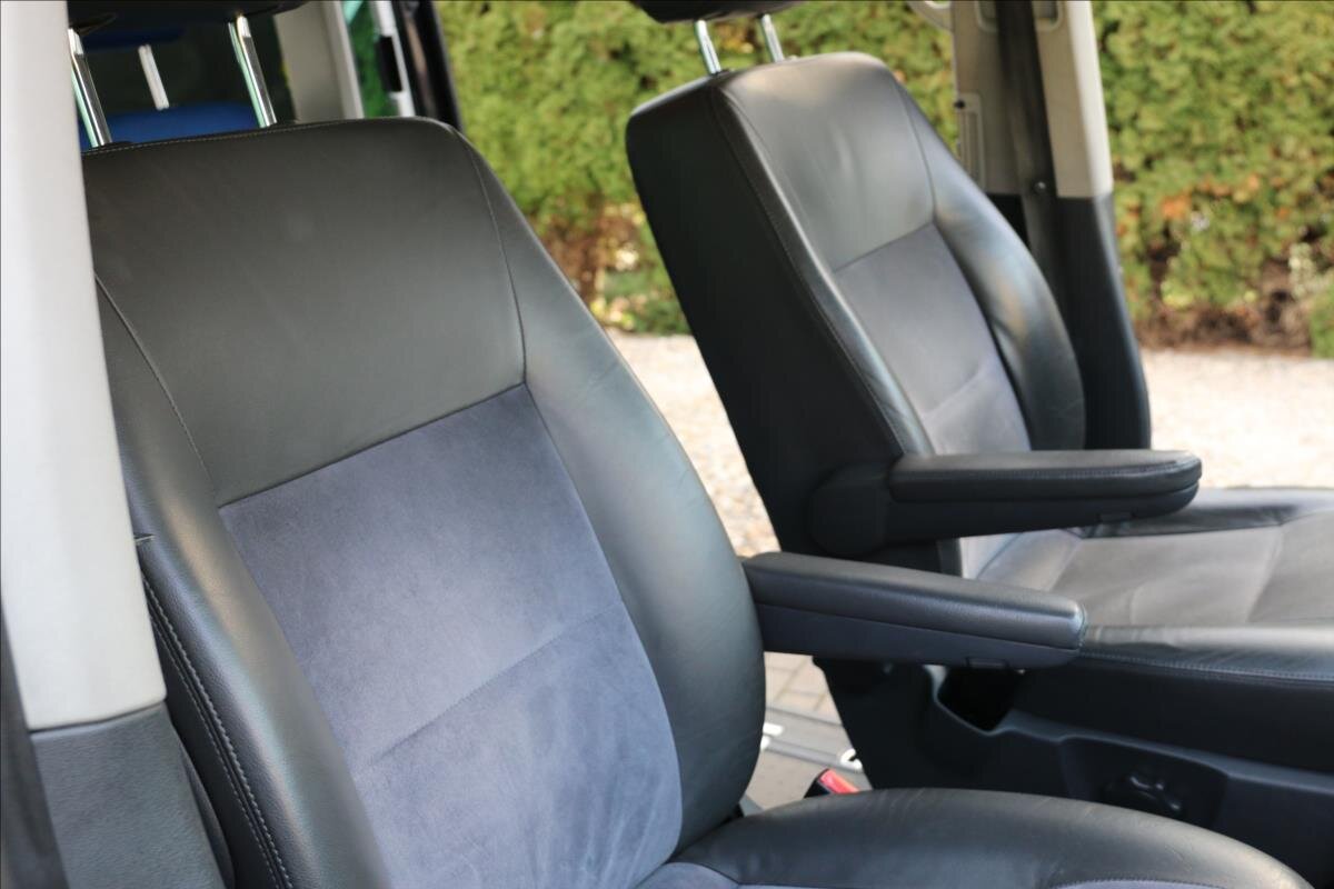 Volkswagen Multivan MPV 2,5 l 128 kw