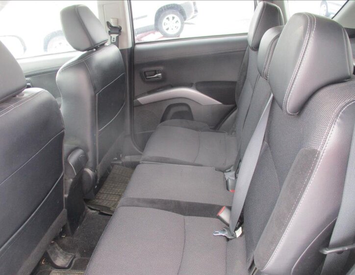 Mitsubishi Outlander SUV 2,2 l 115 kw