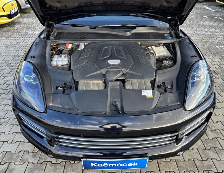 Porsche Cayenne SUV 3,0 l 250 kw