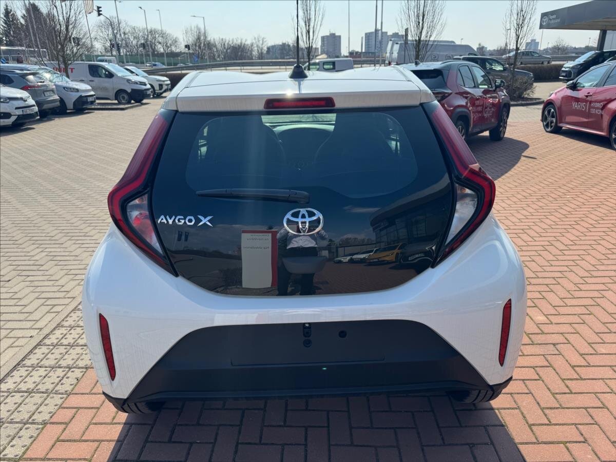 Toyota Aygo Hatchback 998,0 53 kw