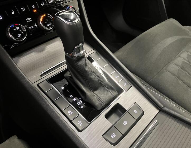Škoda Superb 12
