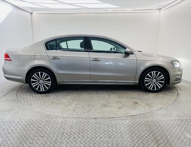 Volkswagen Passat Sedan / Limuzína 2,0 l 130 kw