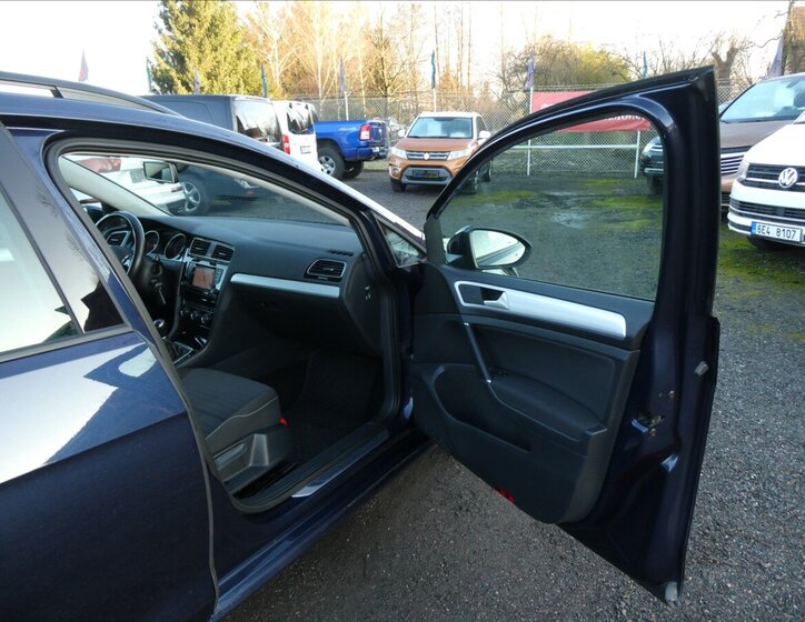 Volkswagen Golf Kombi 1,6 l 81 kw