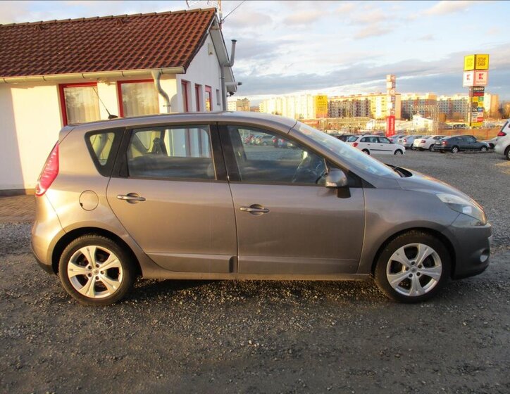 Renault Scénic Kombi 1,5 l 81 kw