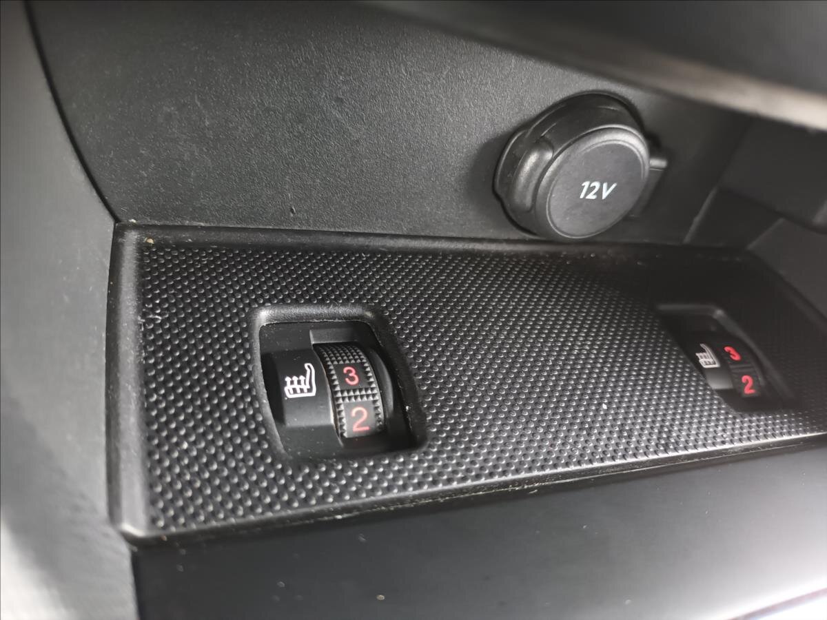 Peugeot 308 Hatchback 2,0 l 130 kw