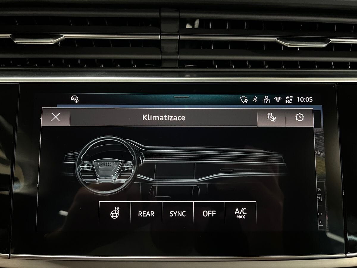 Audi Q8 SUV 3,0 l 210 kw