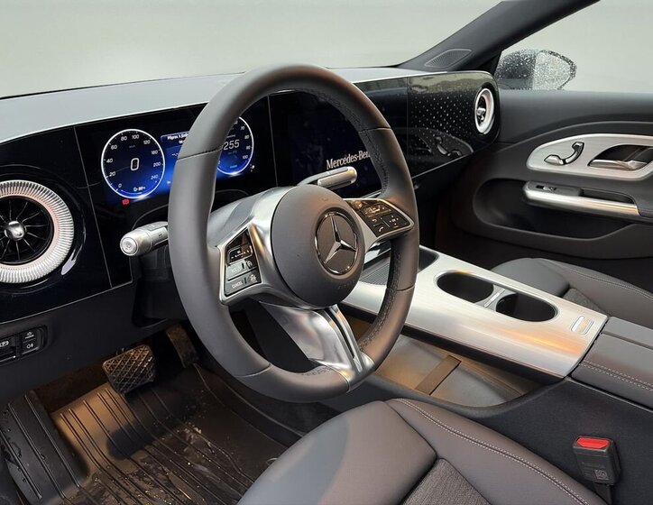 Mercedes-Benz CLA Sedan 0,0 260 kw