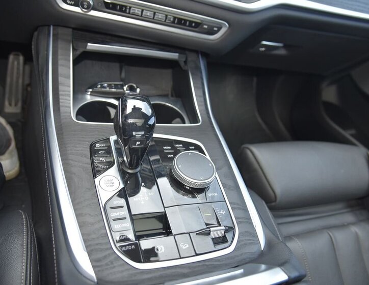 BMW X7 SUV / Terénní 3,0 l 195 kw