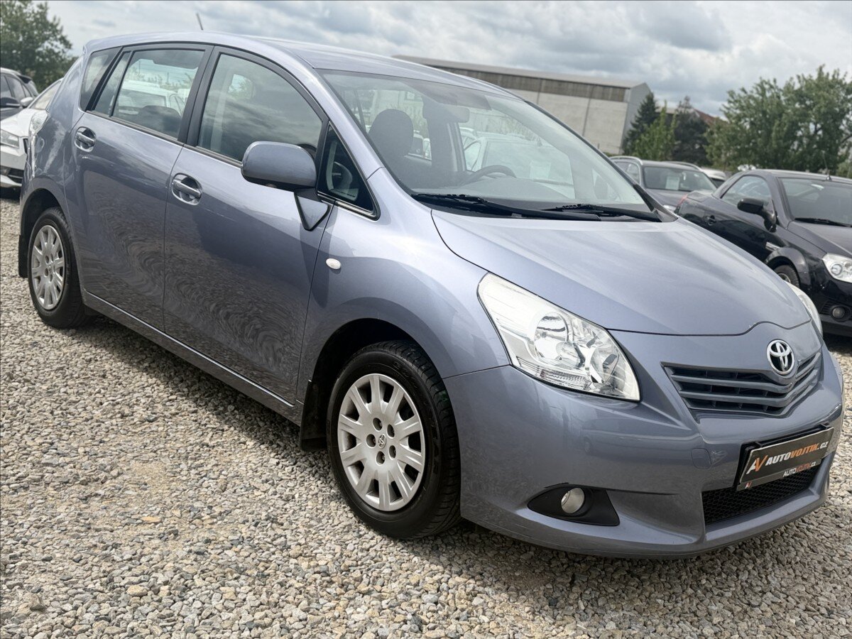 Toyota Verso Kombi 2,0 l 93 kw