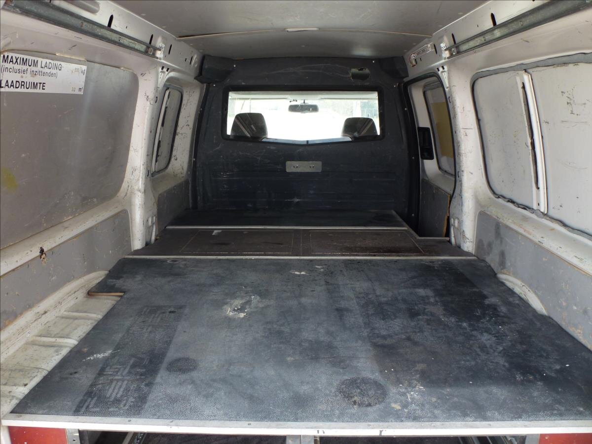 Volkswagen Caddy Skříň 1,6 l 75 kw