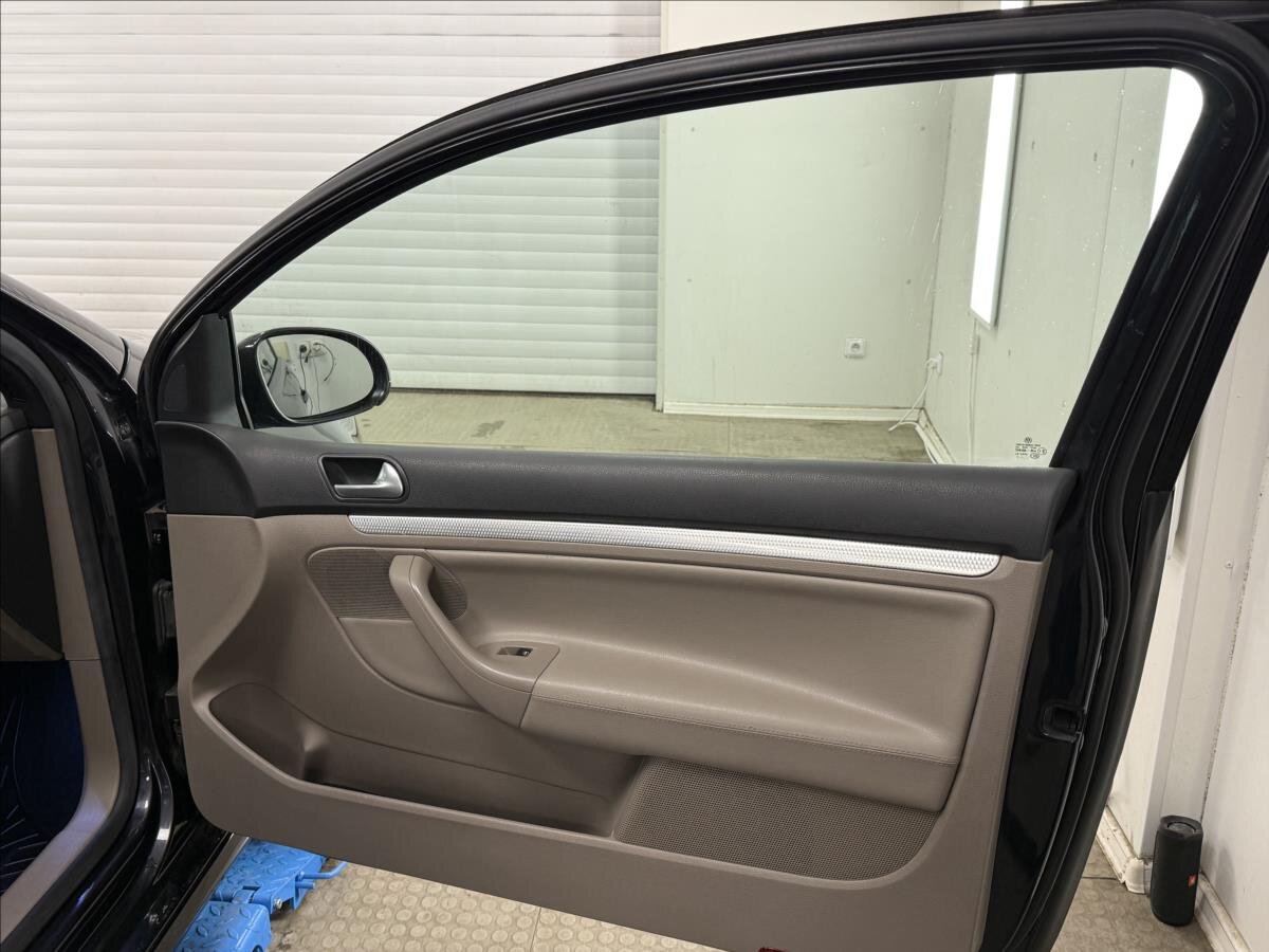 Volkswagen Golf Kombi 3,2 l 184 kw