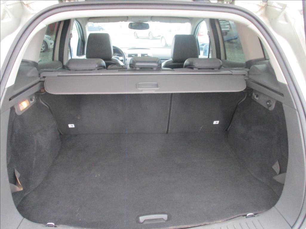 Ford Kuga SUV / Terénní 2,0 l 100 kw