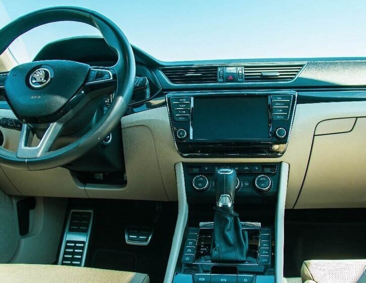 Škoda Superb Kombi 0,0 235 kw