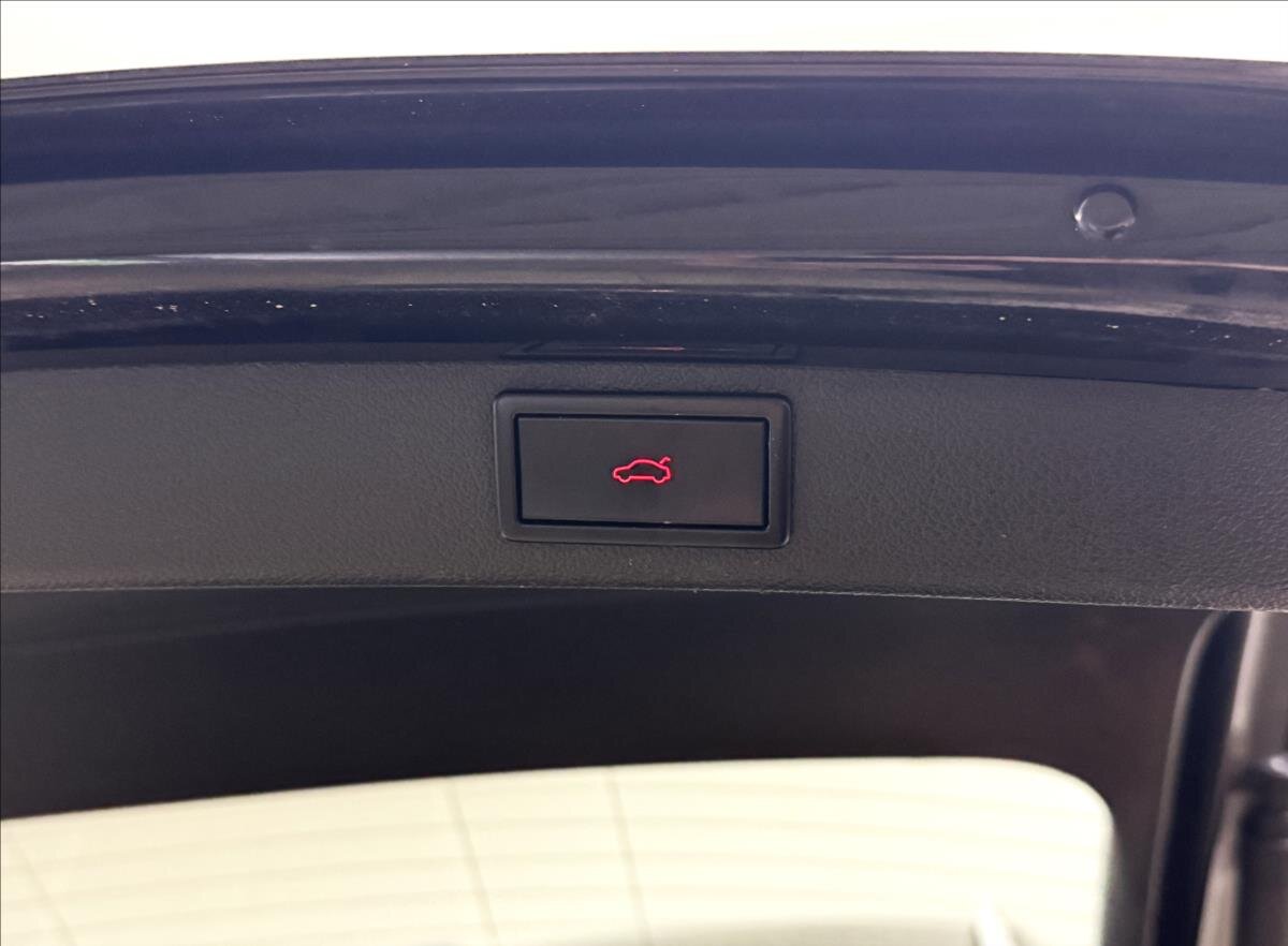 Škoda Superb Kombi 2,0 l 103 kw