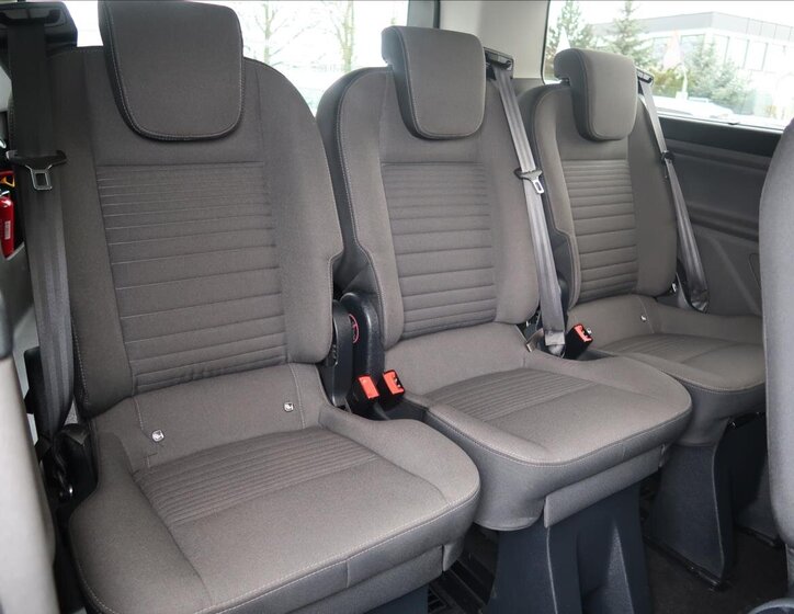 Ford Tourneo Custom 23