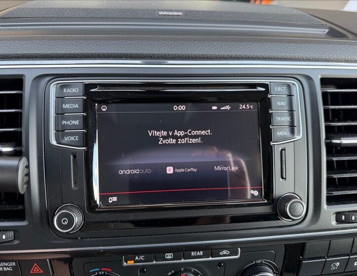 Volkswagen Multivan 15