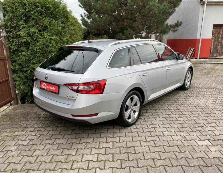 Škoda Superb Kombi 2,0 l 110 kw