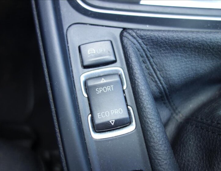 BMW Řada 3 Sedan / Limuzína 2,0 l 105 kw