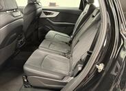 Audi Q7 9