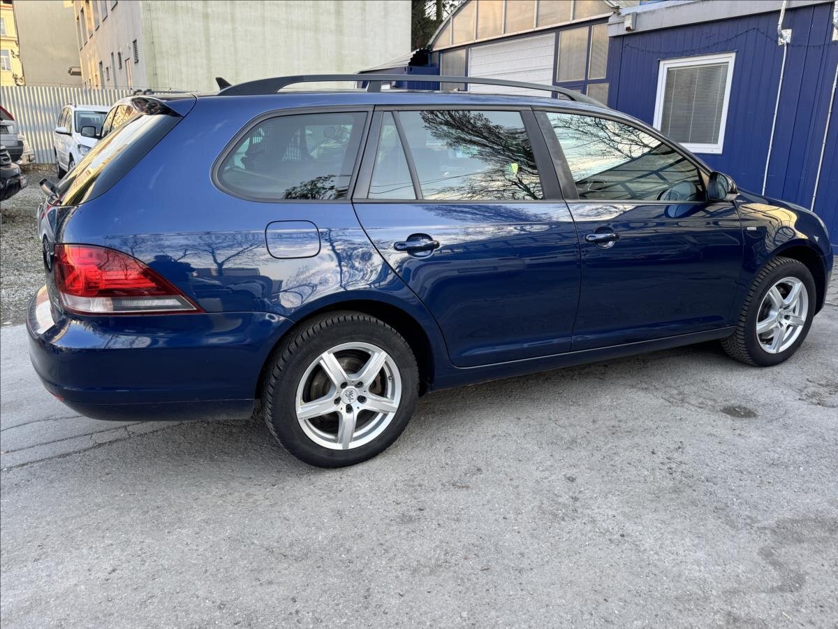 Volkswagen Golf Kombi 1,6 l 77 kw