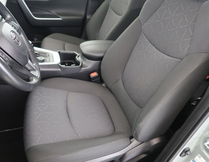 Toyota RAV4 SUV 2,5 l 131 kw