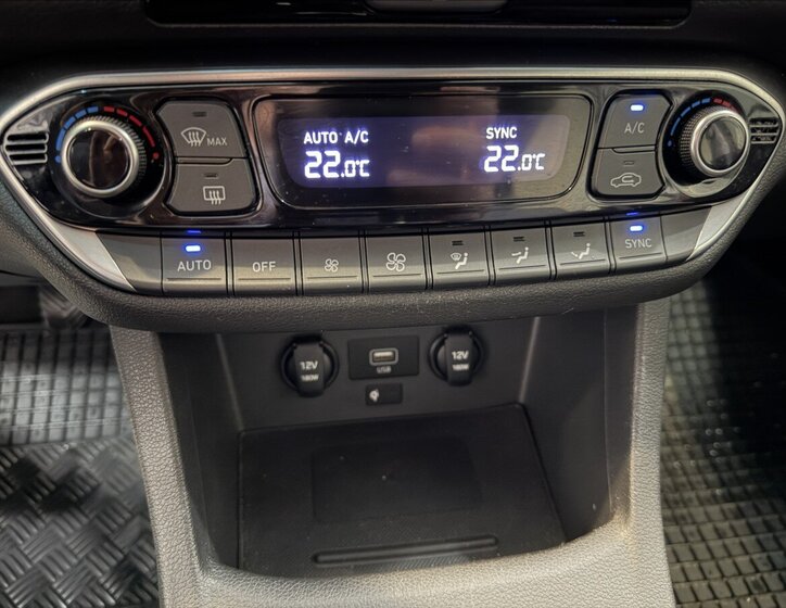 Hyundai i30 Sedan / Limuzína 1,5 l 117 kw