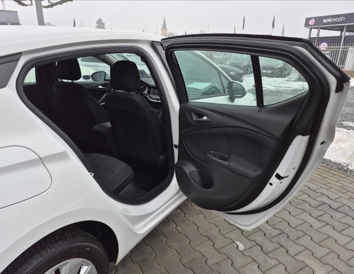 Opel Astra Hatchback 999,0 77 kw