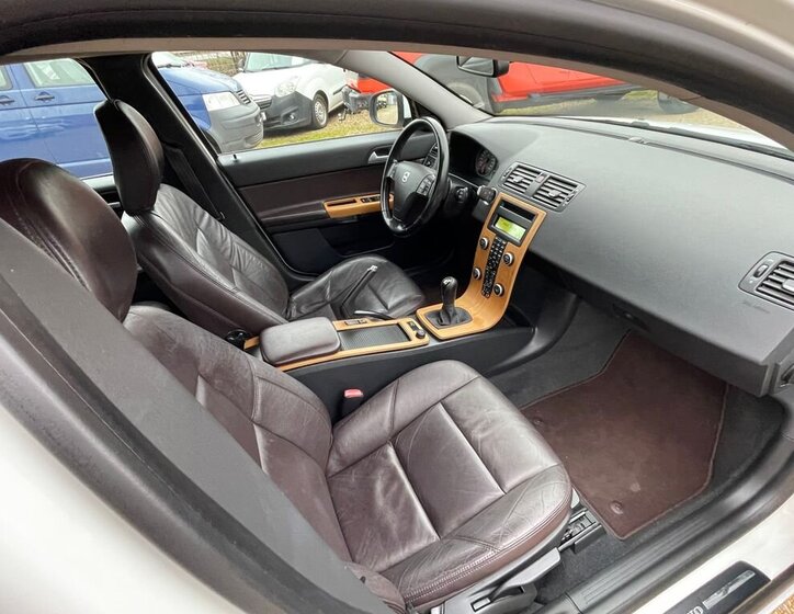 Volvo V50 24