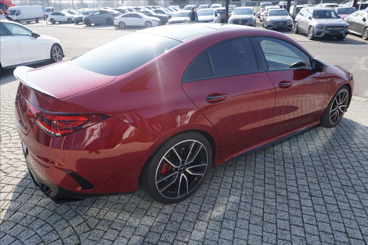 Mercedes-Benz CLA Kupé 2,0 l 225 kw