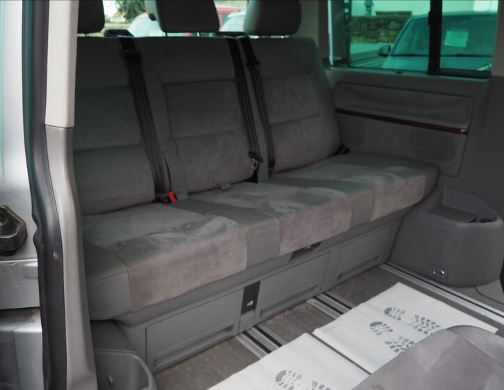 Volkswagen Multivan Kombi 2,5 l 128 kw