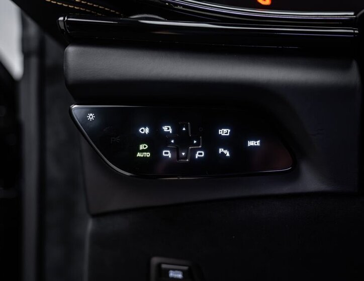 Ferrari Ostatní SUV / Terénní 6,5 l 529 kw