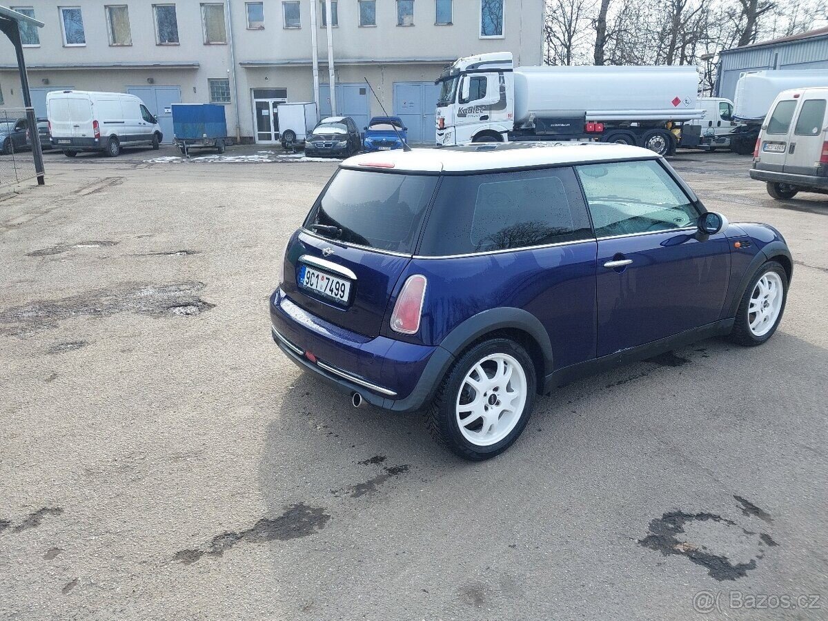 Mini Cooper Hatchback 0,0 85 kw