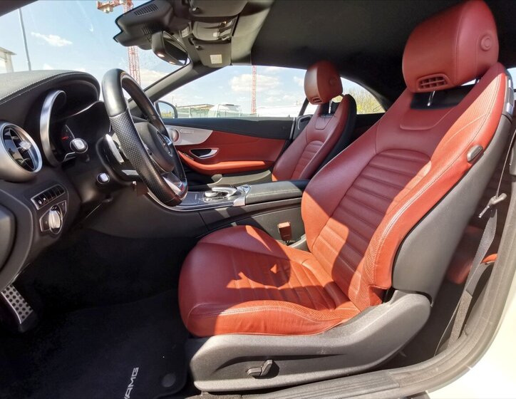 Mercedes-Benz Třídy C Kabriolet 2,0 l 180 kw