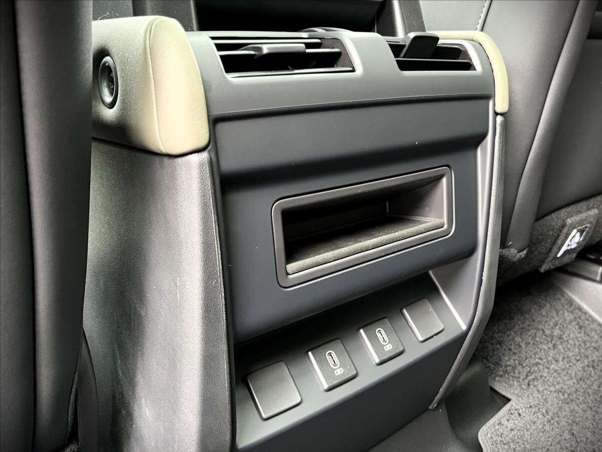 Land Rover Defender SUV / Terénní 3,0 l 183 kw