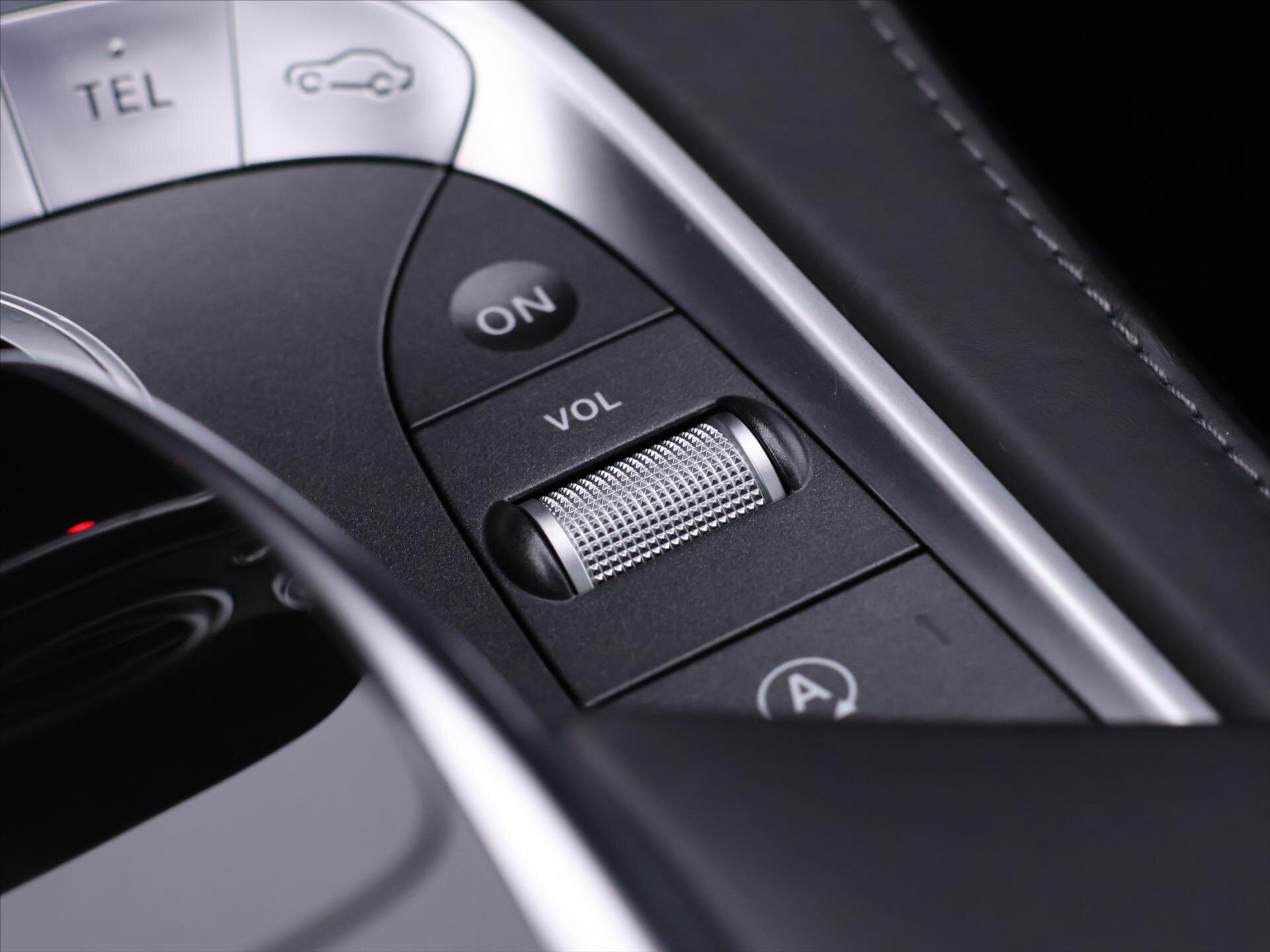 Mercedes-Benz Třídy S Kupé 5,5 l 430 kw