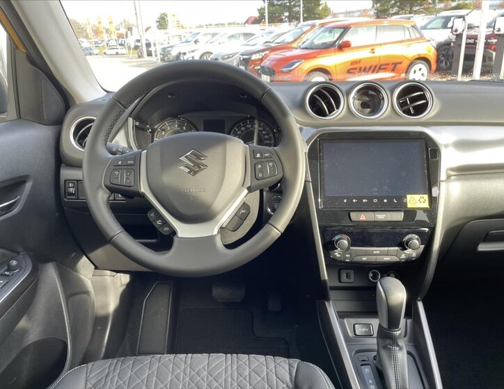 Suzuki Vitara SUV 1,4 l 81 kw